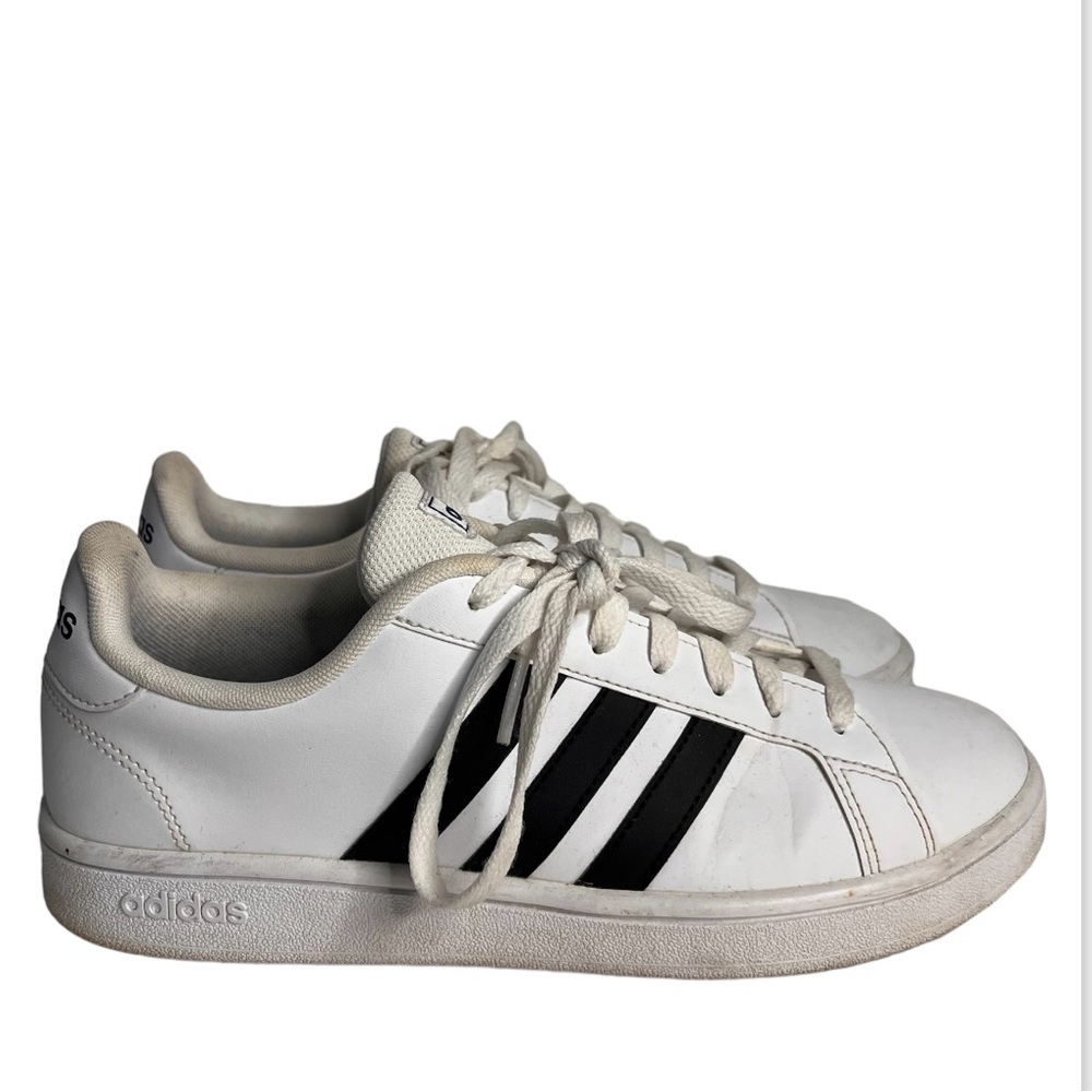 Adidas Sneakers